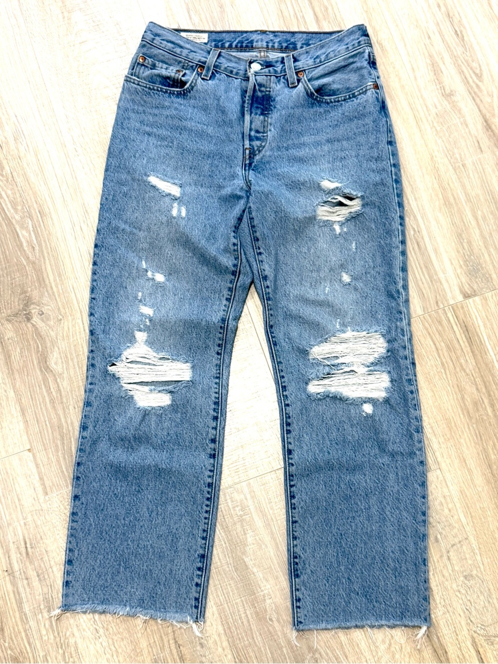 Levi’s straight leg jeans light wash size 26